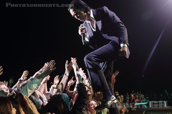 NICK CAVE AND THE BAD SEEDS - 2022-08-26 - SAINT CLOUD - Domaine National - Grande Scene - 